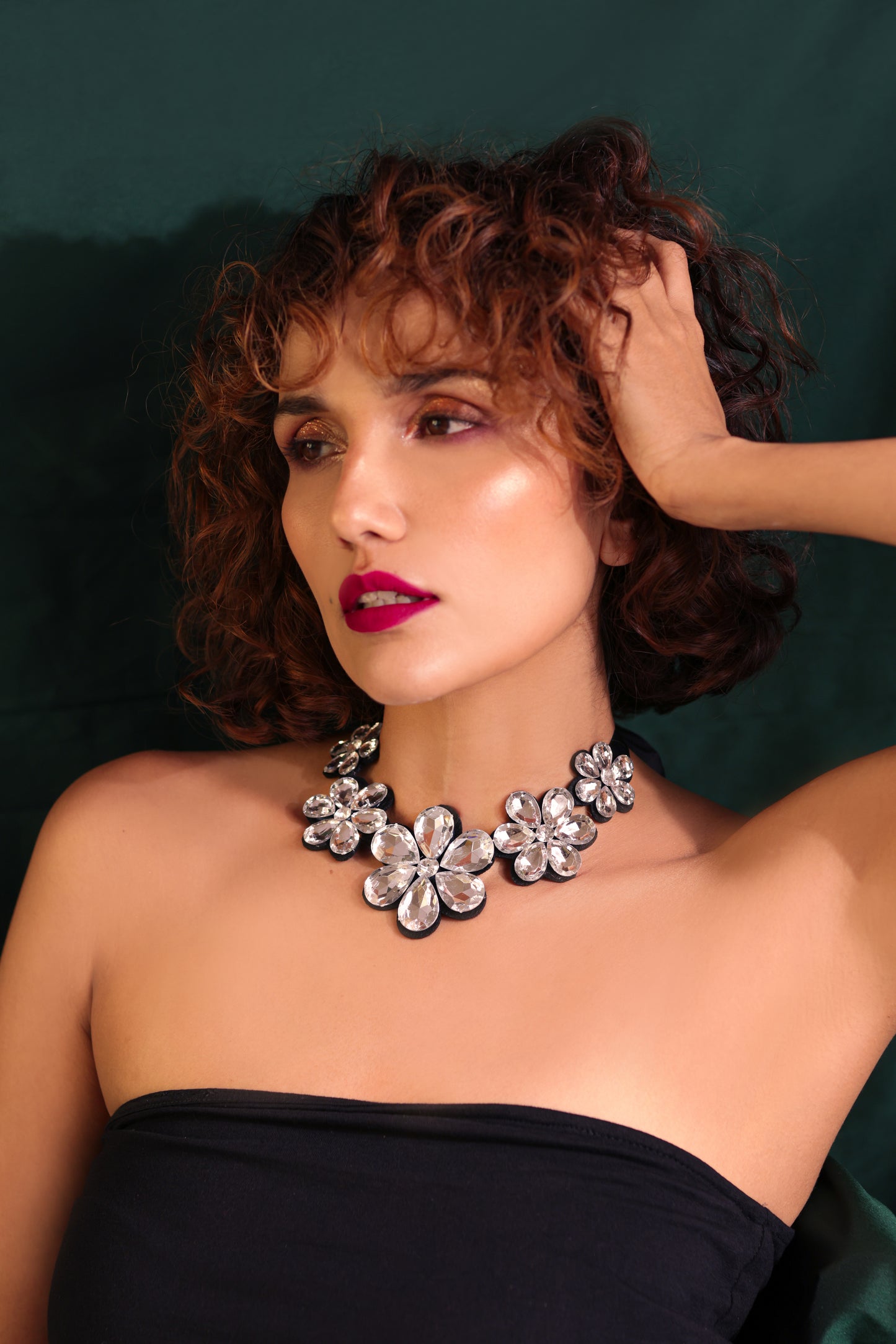 Tie collar necklace 2
