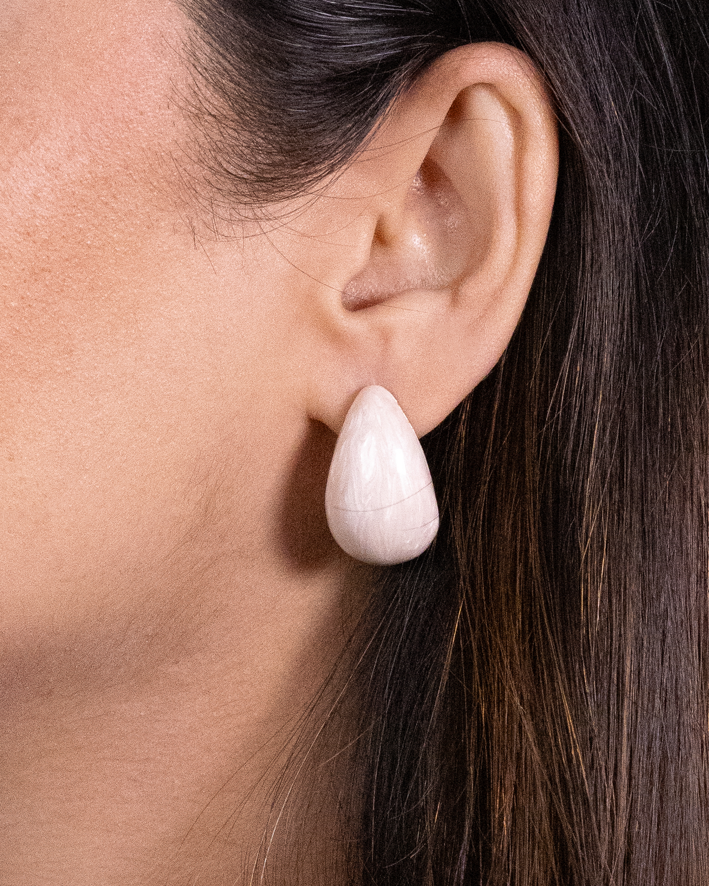 White water drop stud earrings