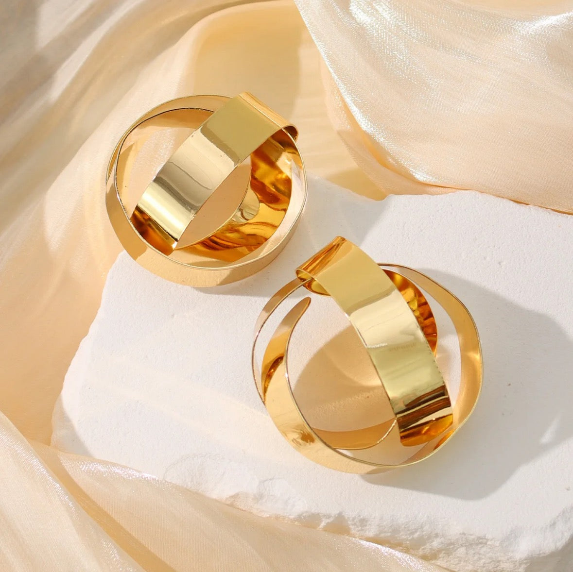 Gold strip metal ball earrings