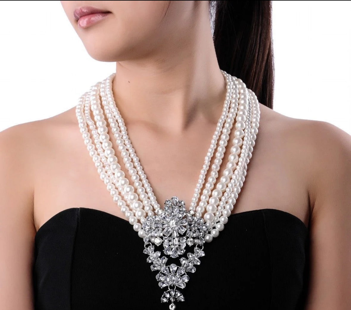 Big pearl drop necklace with rhinestones
