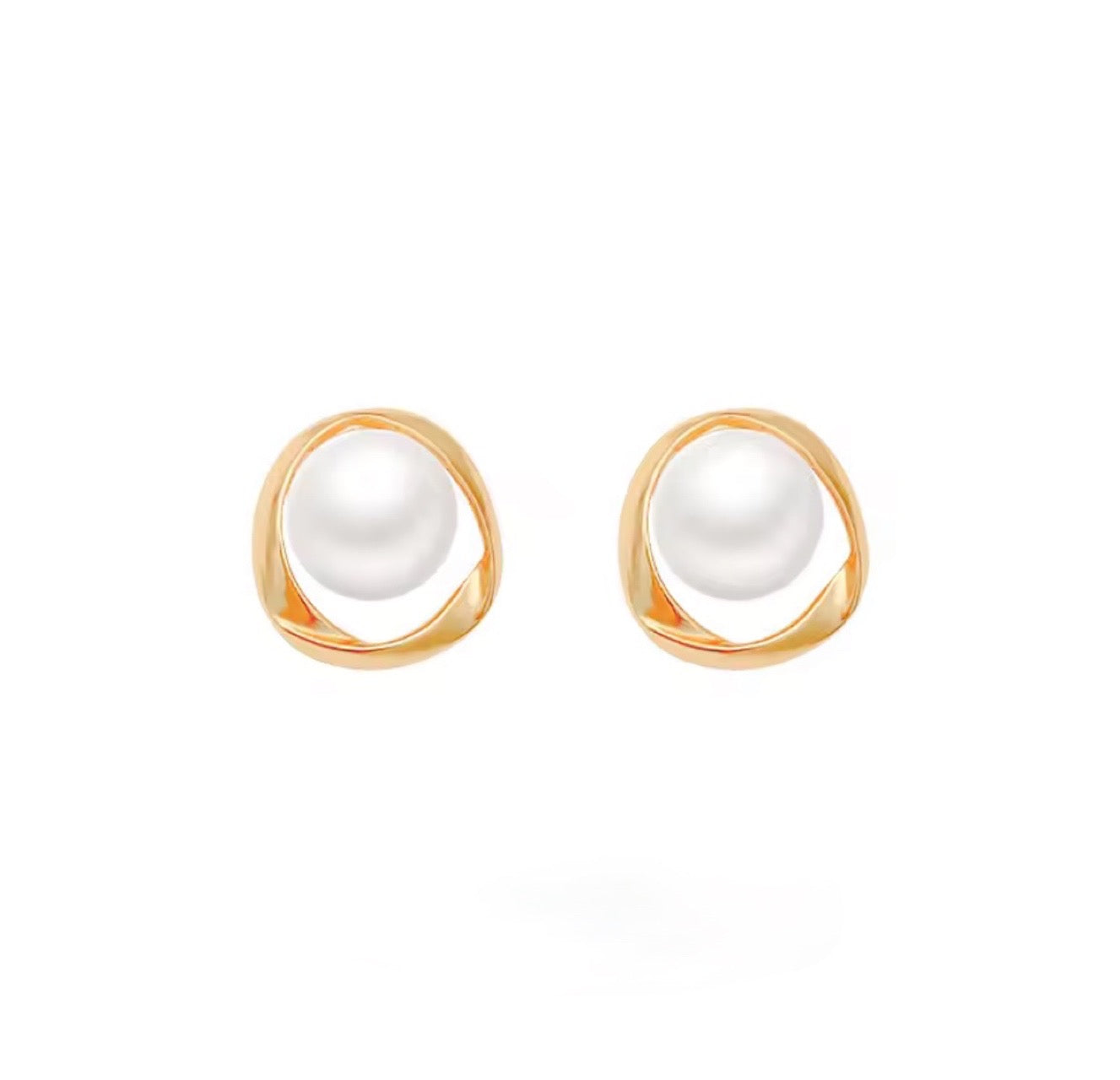 Vintage gold and pearl earrings