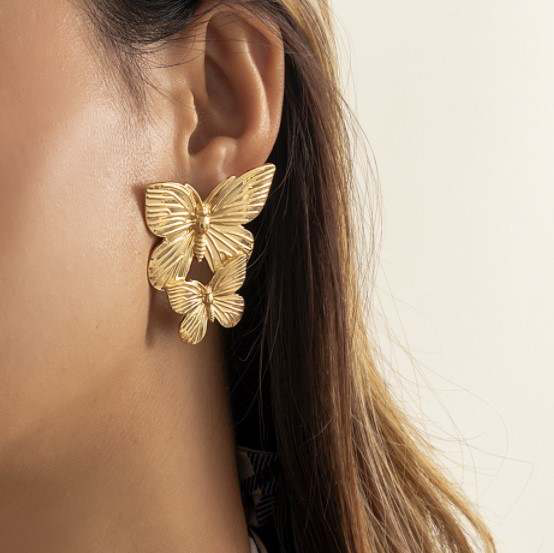 Details more than 122 gold butterfly earrings studs latest